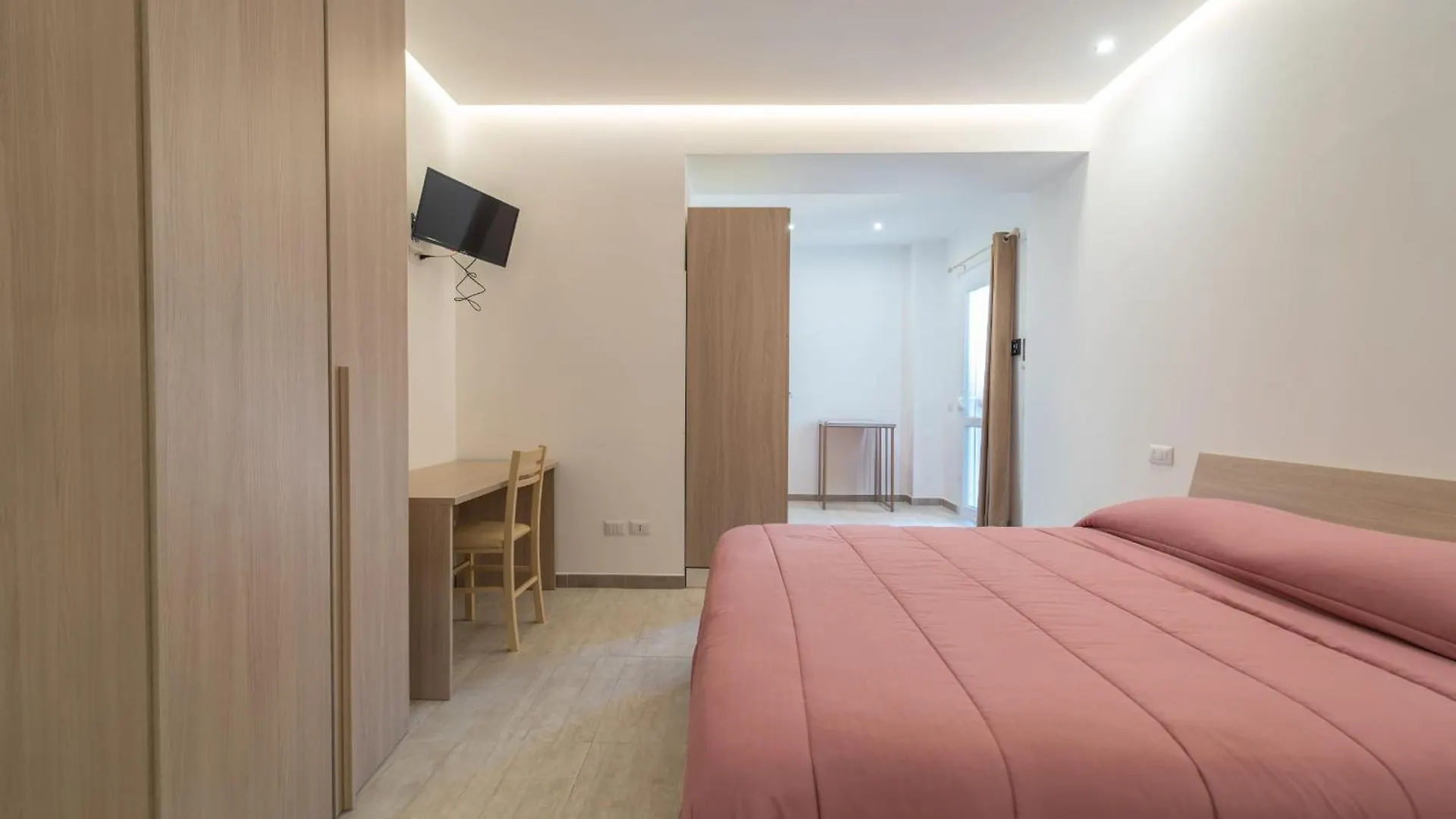 Brorent-Room Dream 1 Olbia Italie